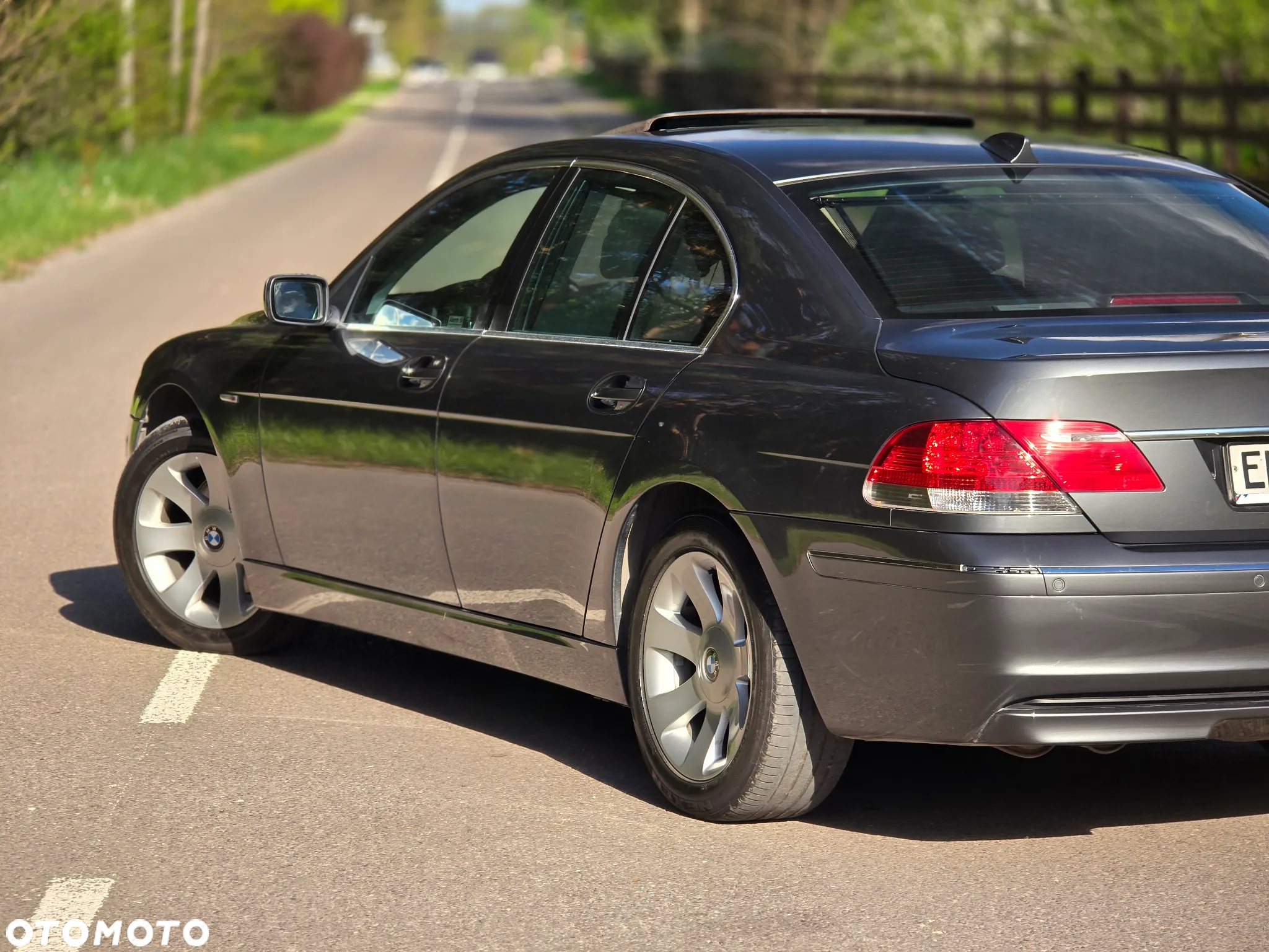 BMW Seria 7 750i - 37