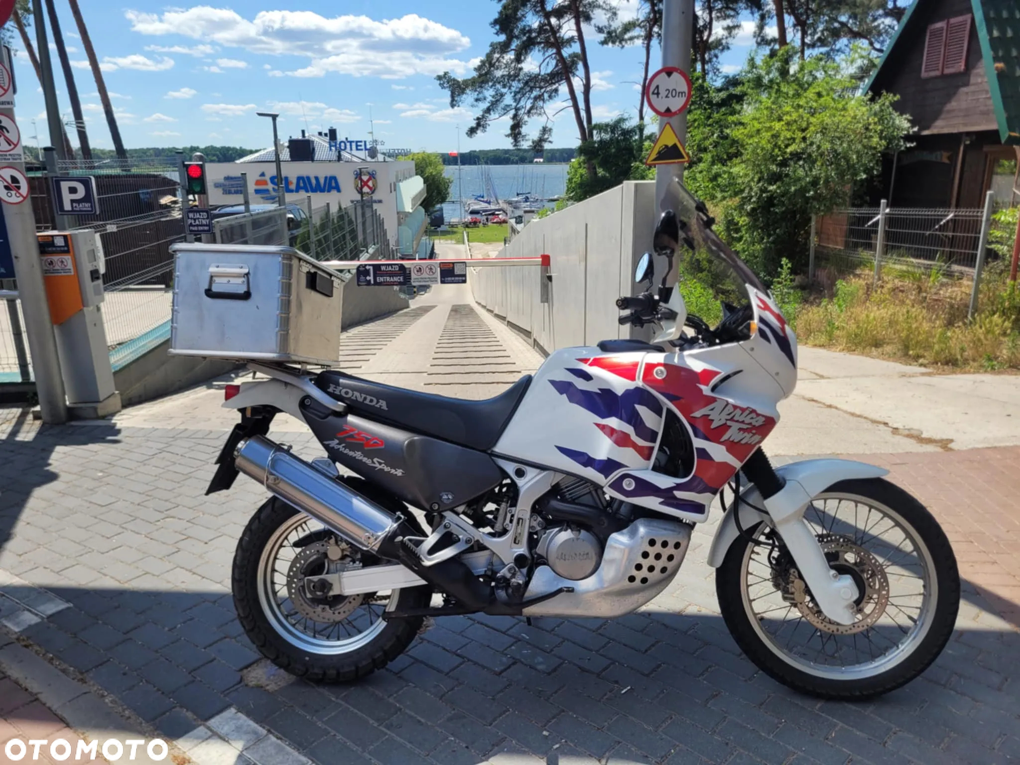 Honda XRV