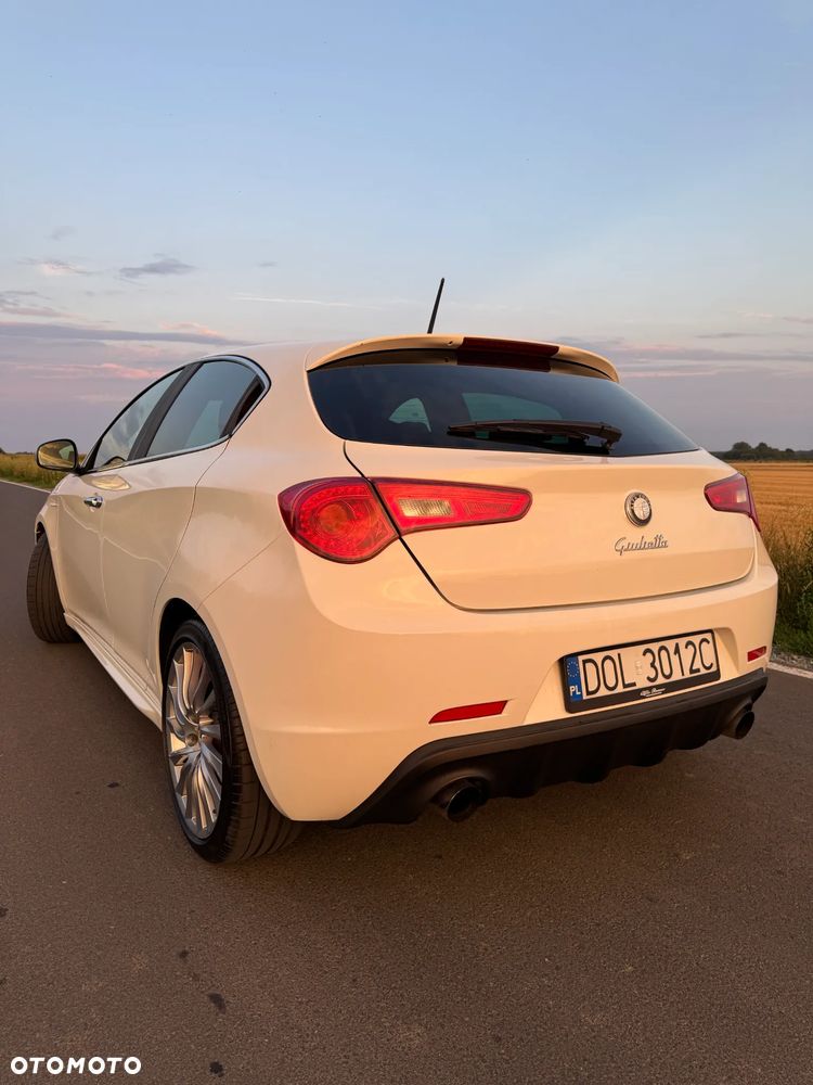 Alfa Romeo Giulietta - 2