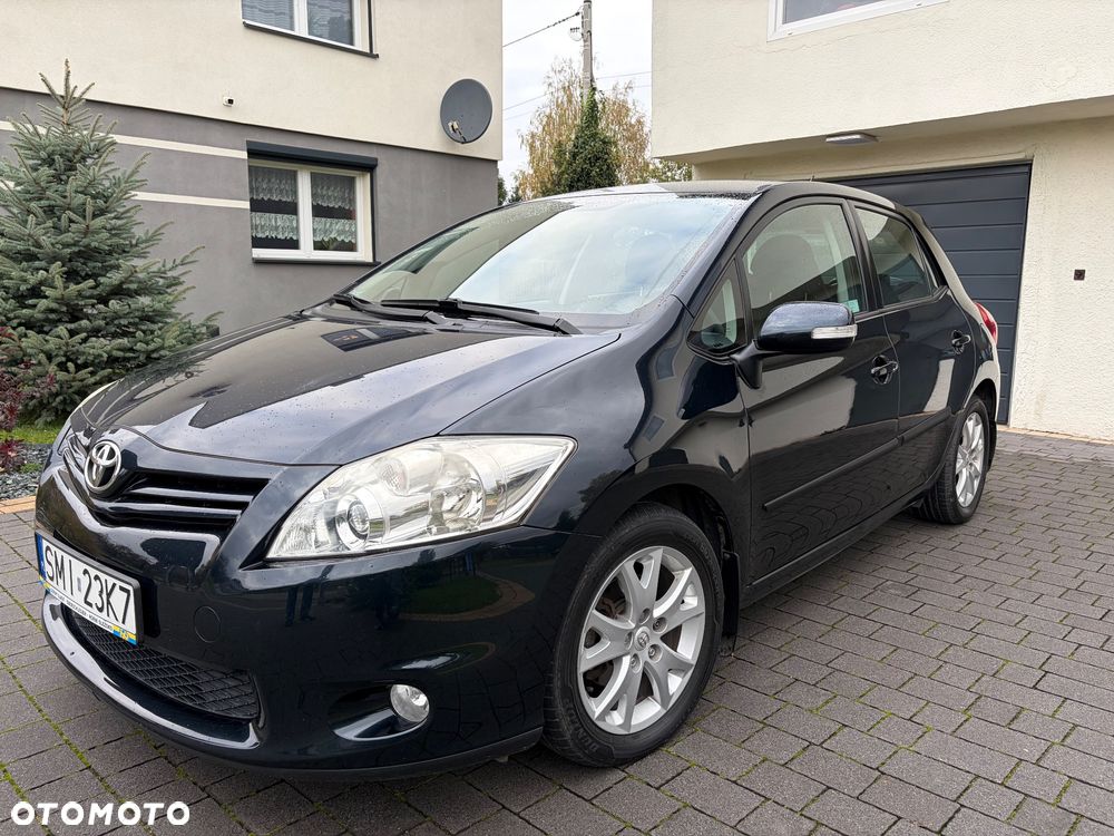 Toyota Auris 1.6 Premium + - 2