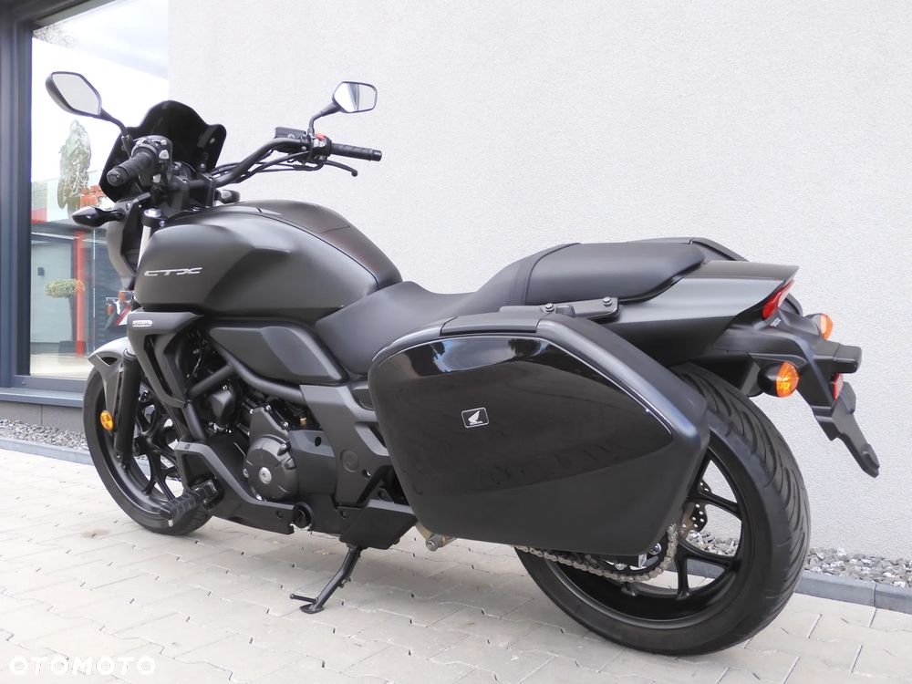 Honda CTX - 28
