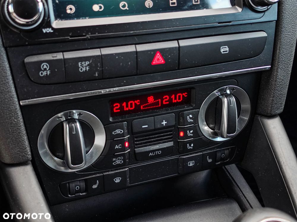 Audi A3 3-drzwiowe 1.6 TDI DPF S line Sportpaket - 32