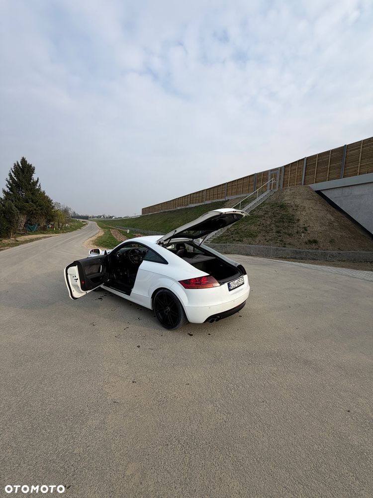 Audi TT Coupé - 8