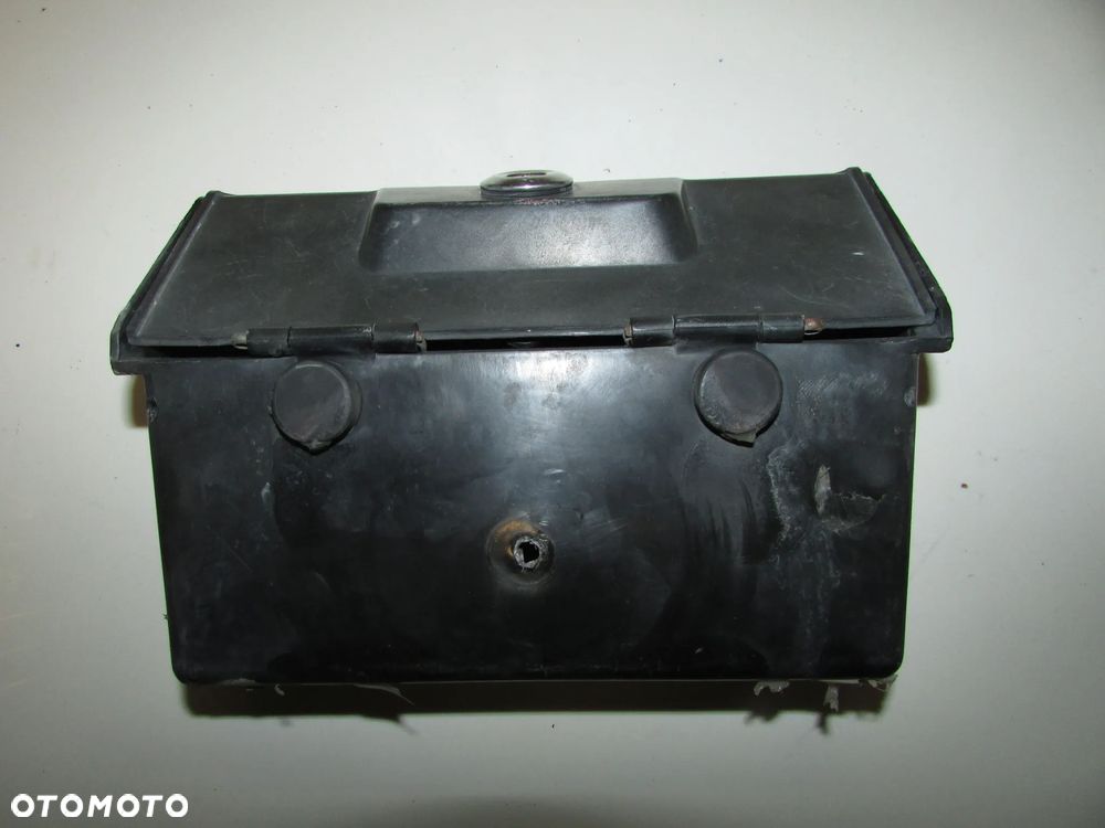 Honda XLV 750 RD01 skrzynka narzędziowa - 1