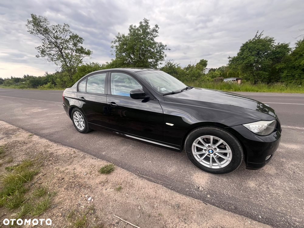 BMW Seria 3 318d - 25