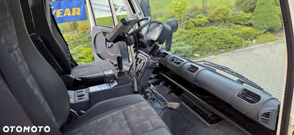 Unimog U 400 - 14