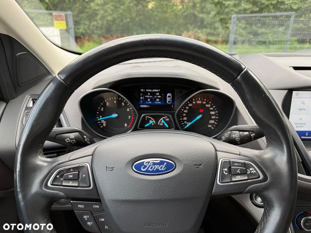 Ford Kuga 1.5 EcoBoost 2x4 Titanium - 23
