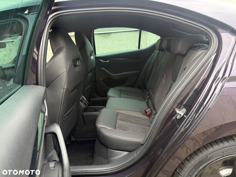 Skoda Octavia 2.0 TSI RS DSG - 12