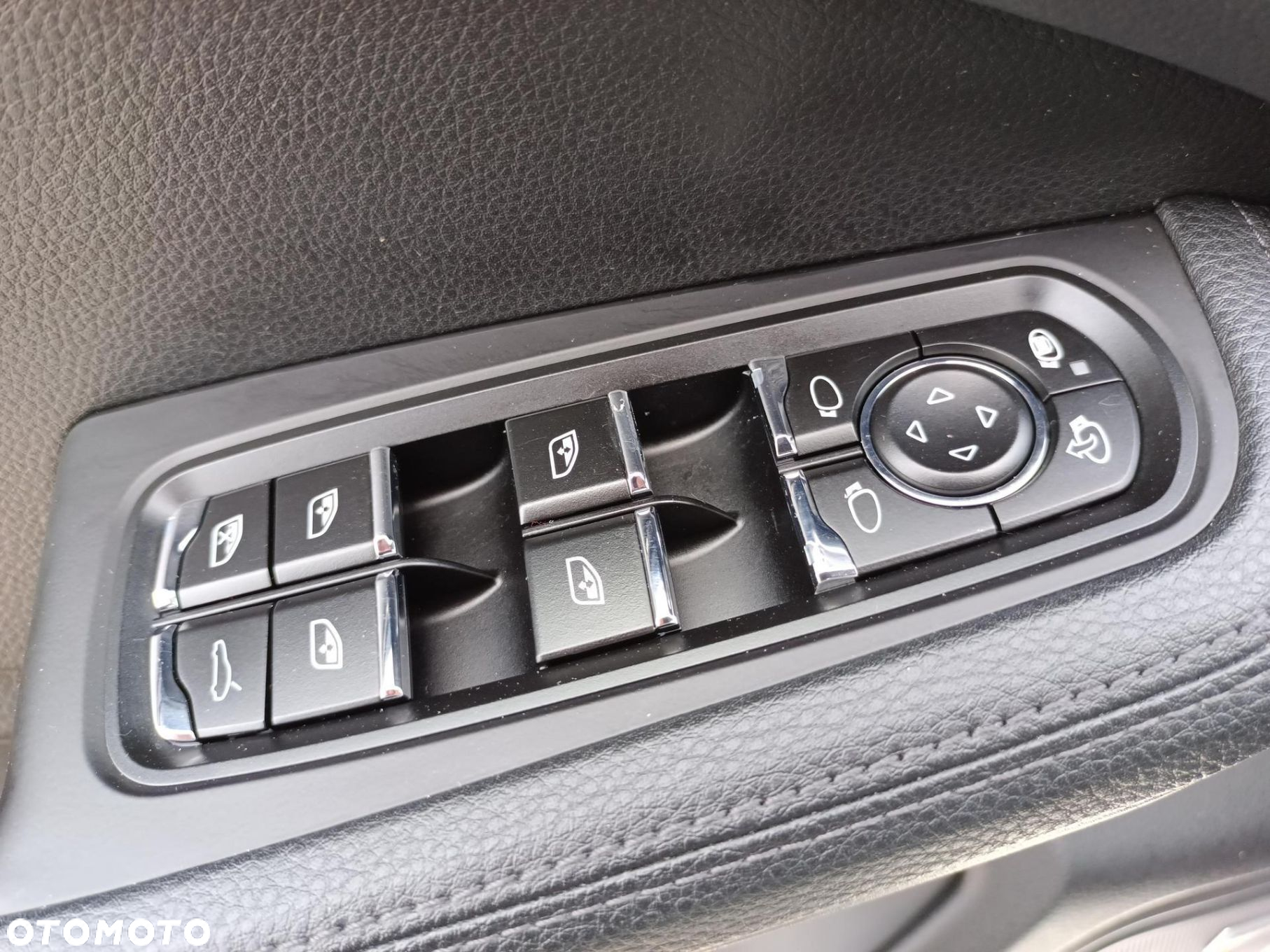 Porsche Macan Standard - 24