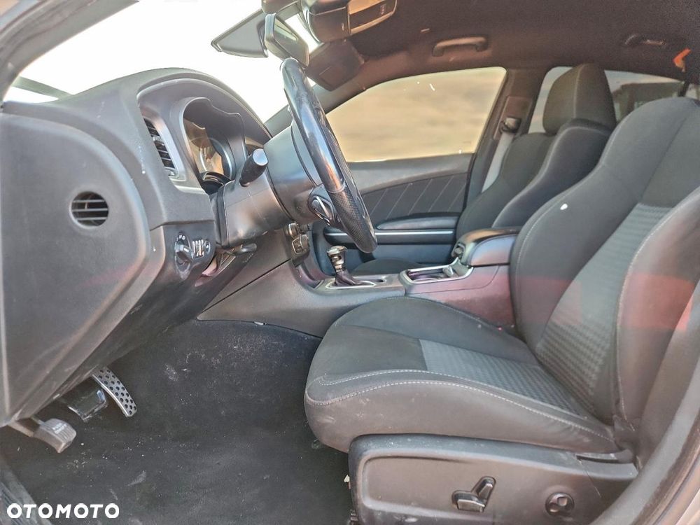 Dodge Charger 5.7 R/T - 8