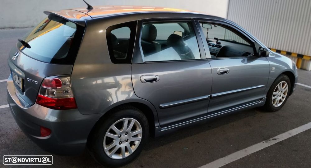 Honda Civic 2004 photo 4