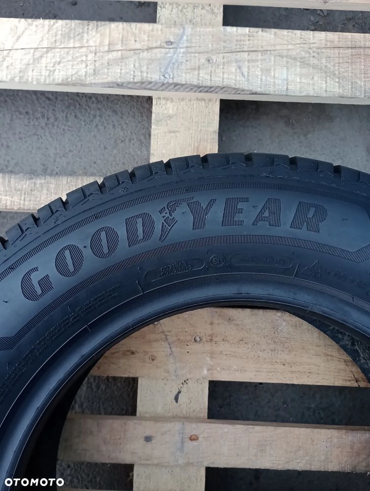 OPONA CAŁOROCZNA 1x 205/65 R15C 102/100T GOODYEAR VECTOR 4SEASONS - 4