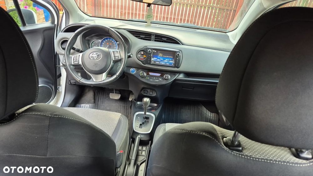 Toyota Yaris - 25