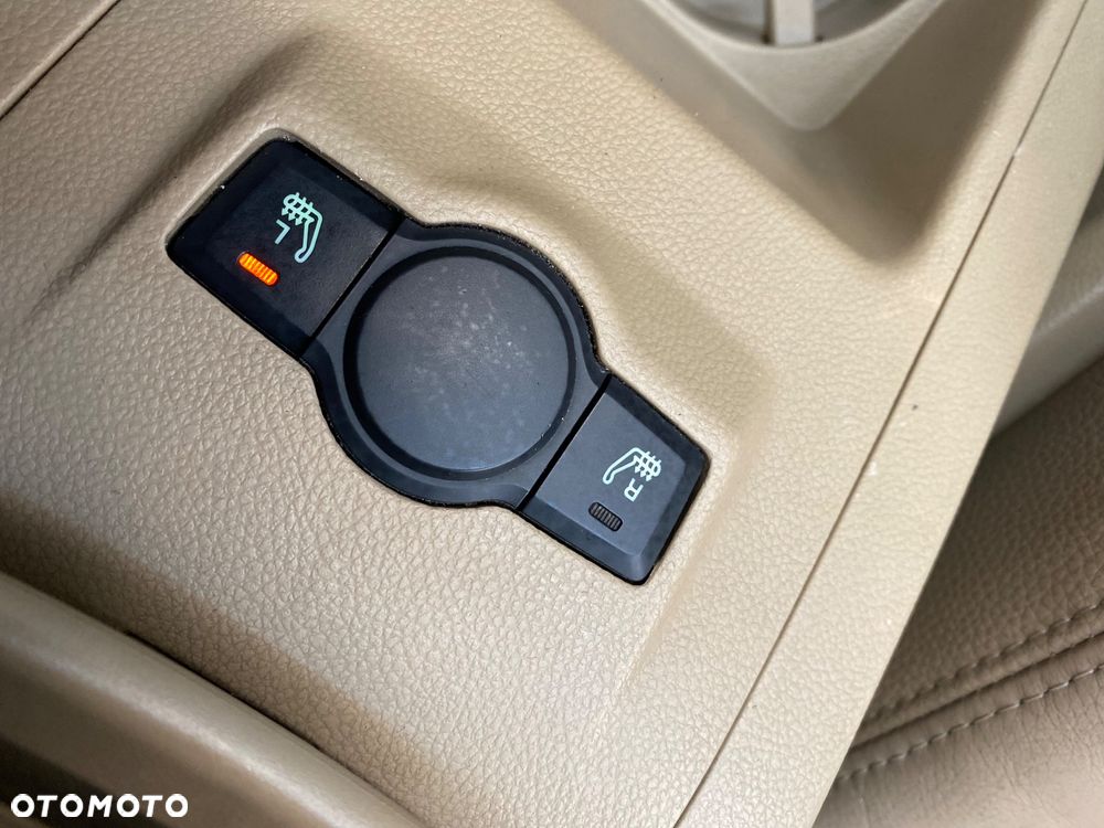 Chevrolet Captiva 2.0 d High - 29