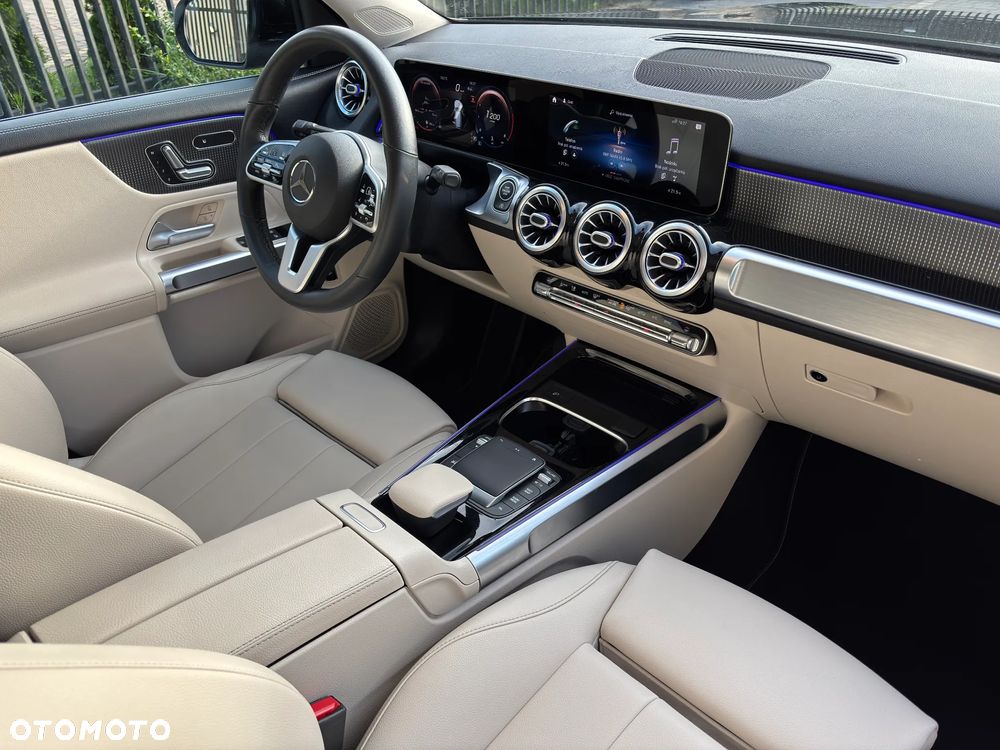 Mercedes-Benz GLB 250 4Matic 8G-DCT - 10