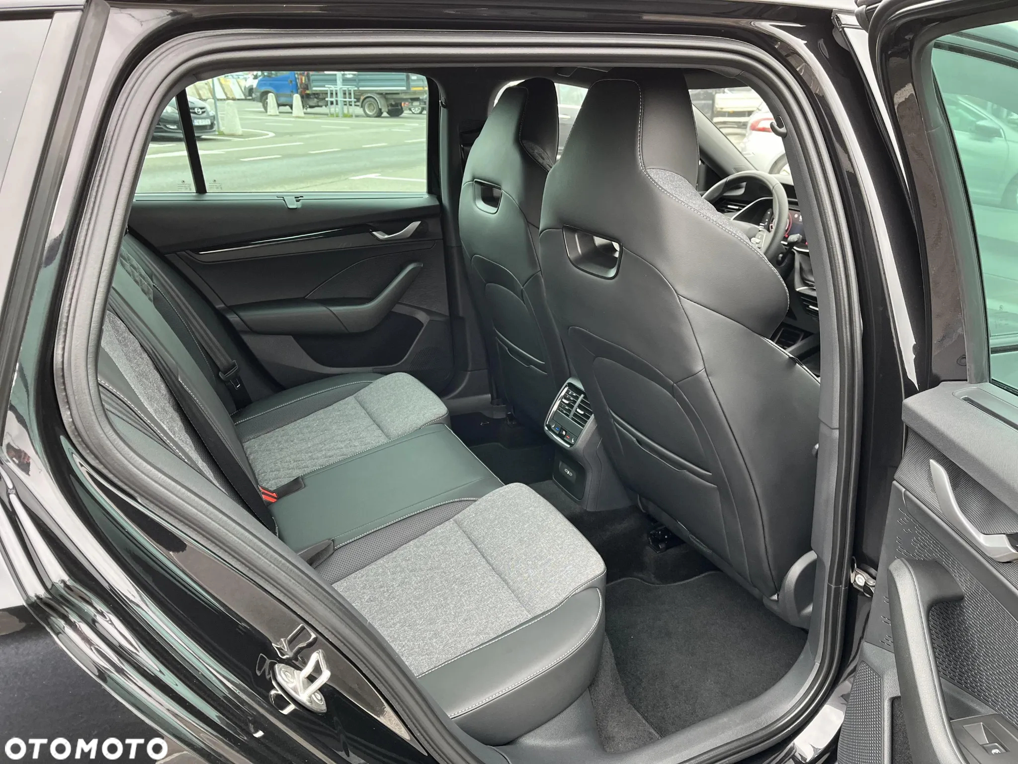 Skoda Octavia 2.0 TDI Sportline DSG - 20