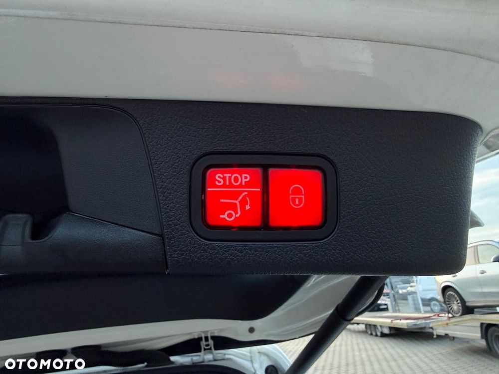 Mercedes-Benz GLB - 27