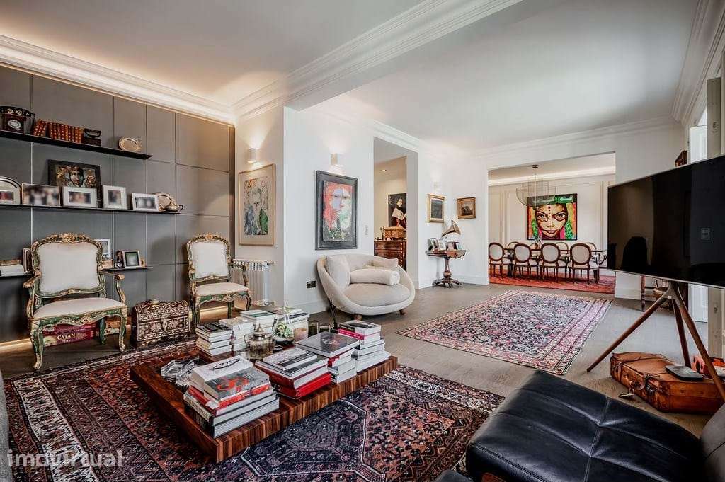 Apartamento T6 totalmente remodelado, para venda entre a Avenida da Li - Grande imagem: 4/42