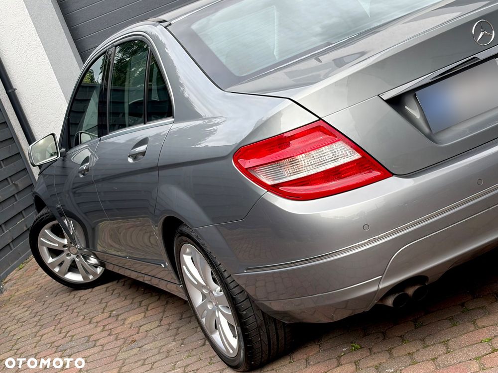 Mercedes-Benz Klasa C 180 Kompressor BlueEFFICIENCY Elegance - 12