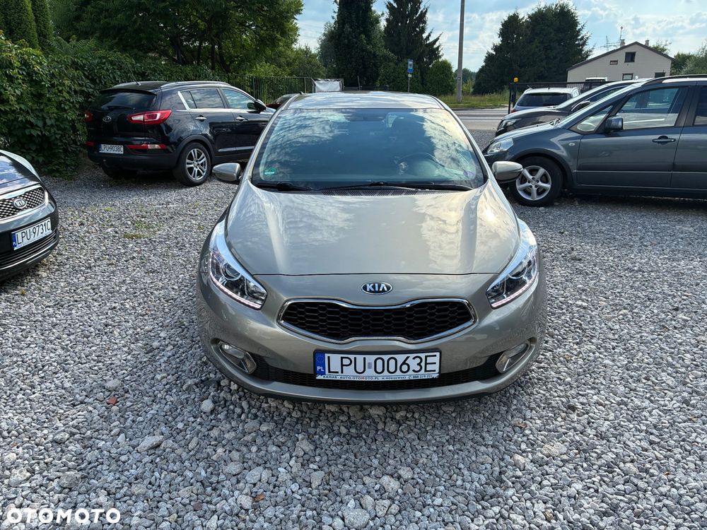 Kia Ceed 1.6 GDI Dream-Team Edition - 2