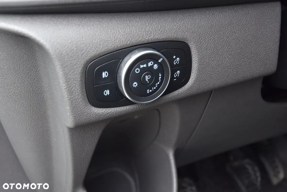 Ford TRANSIT CUSTOM 320 L2H1 - 24