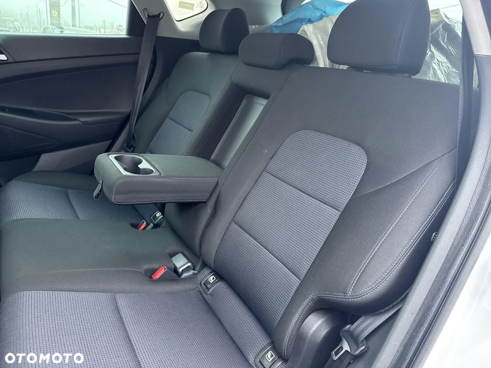 Hyundai Tucson 1.6 GDI BlueDrive Comfort 2WD - 16