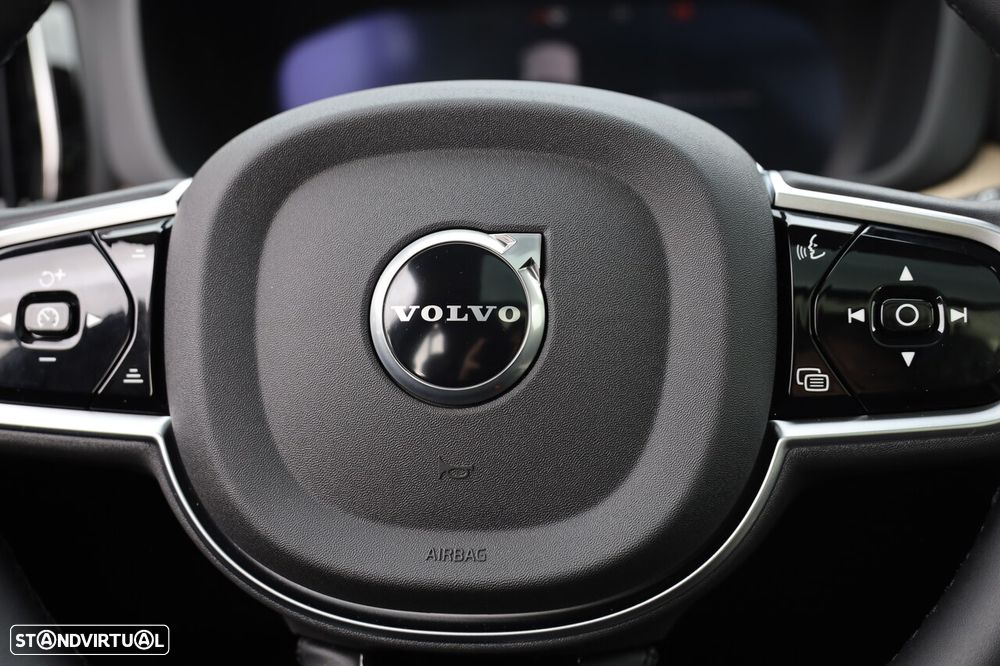 Volvo XC 60 2.0 T6 PHEV Plus Dark AWD - 26