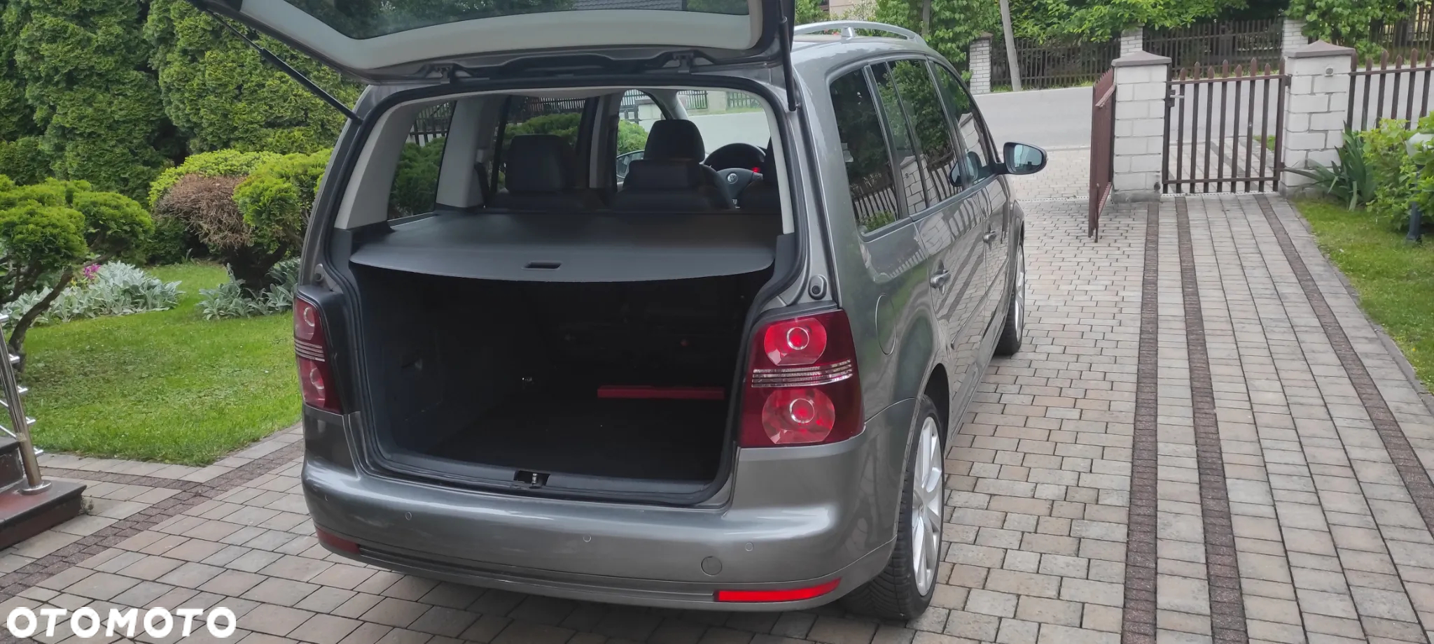 Volkswagen Touran 2.0 TDI DPF R-Line Edition - 14