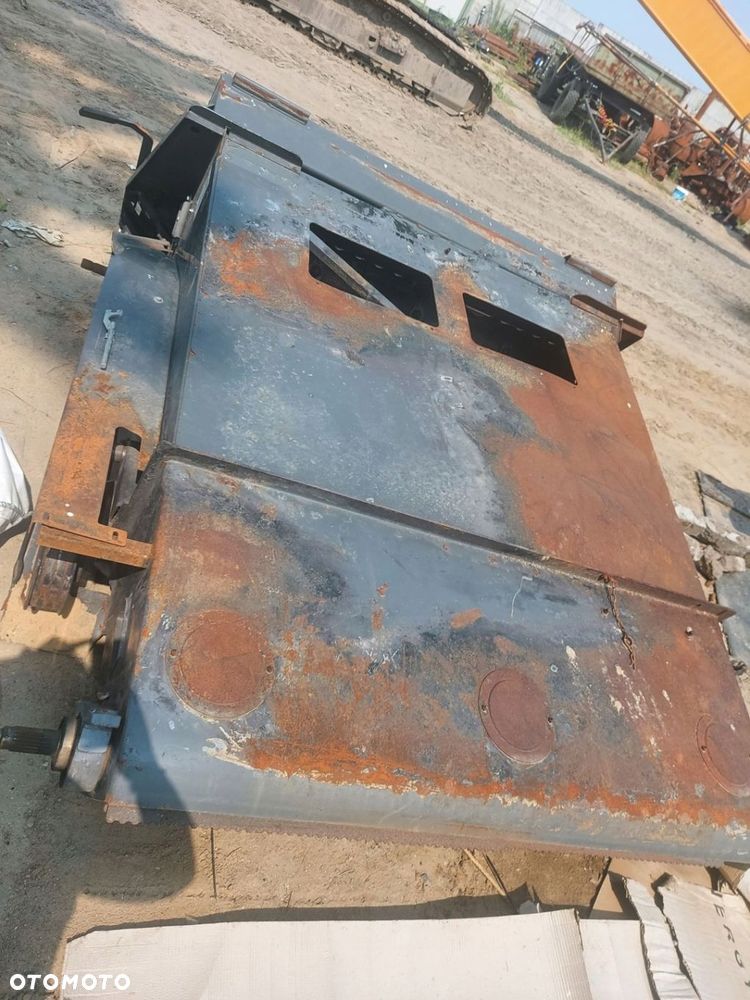 PODAJNIK POCHYŁY GARDZIEL KOMBAJN FENDT 6335C 15r - 3