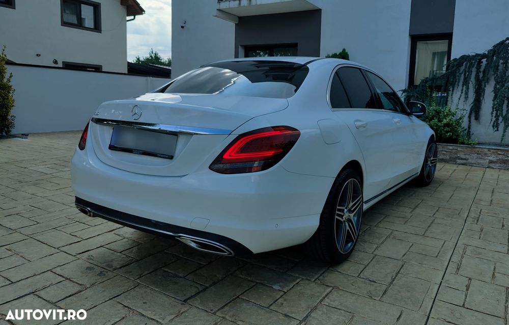 Mercedes-Benz C 180 9G-TRONIC AMG Line - 4