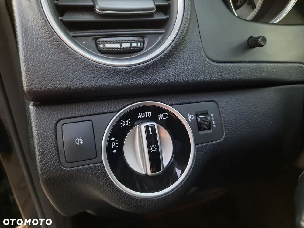 Mercedes-Benz Klasa C 180 Coupe BlueEFFICIENCY - 24
