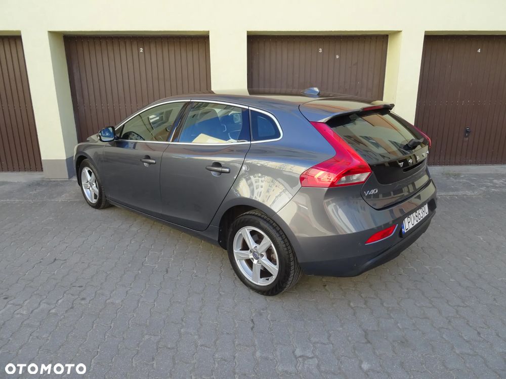 Volvo V40 D2 Momentum - 28