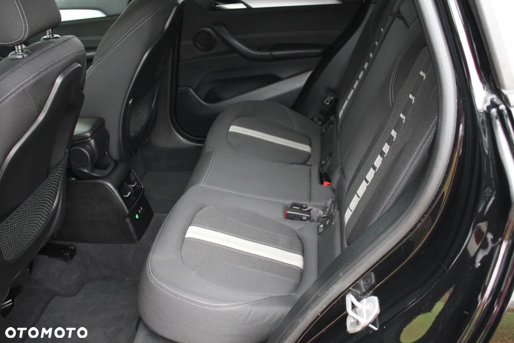 BMW X1 sDrive18d Advantage - 22