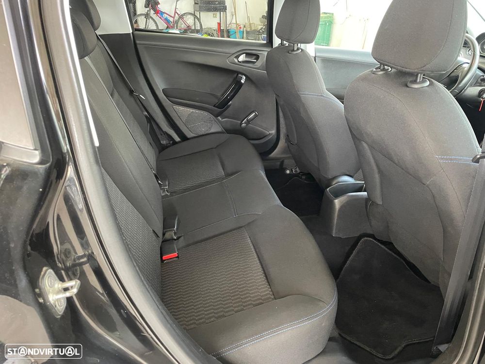 Peugeot 208 1.2 PureTech Style - 20
