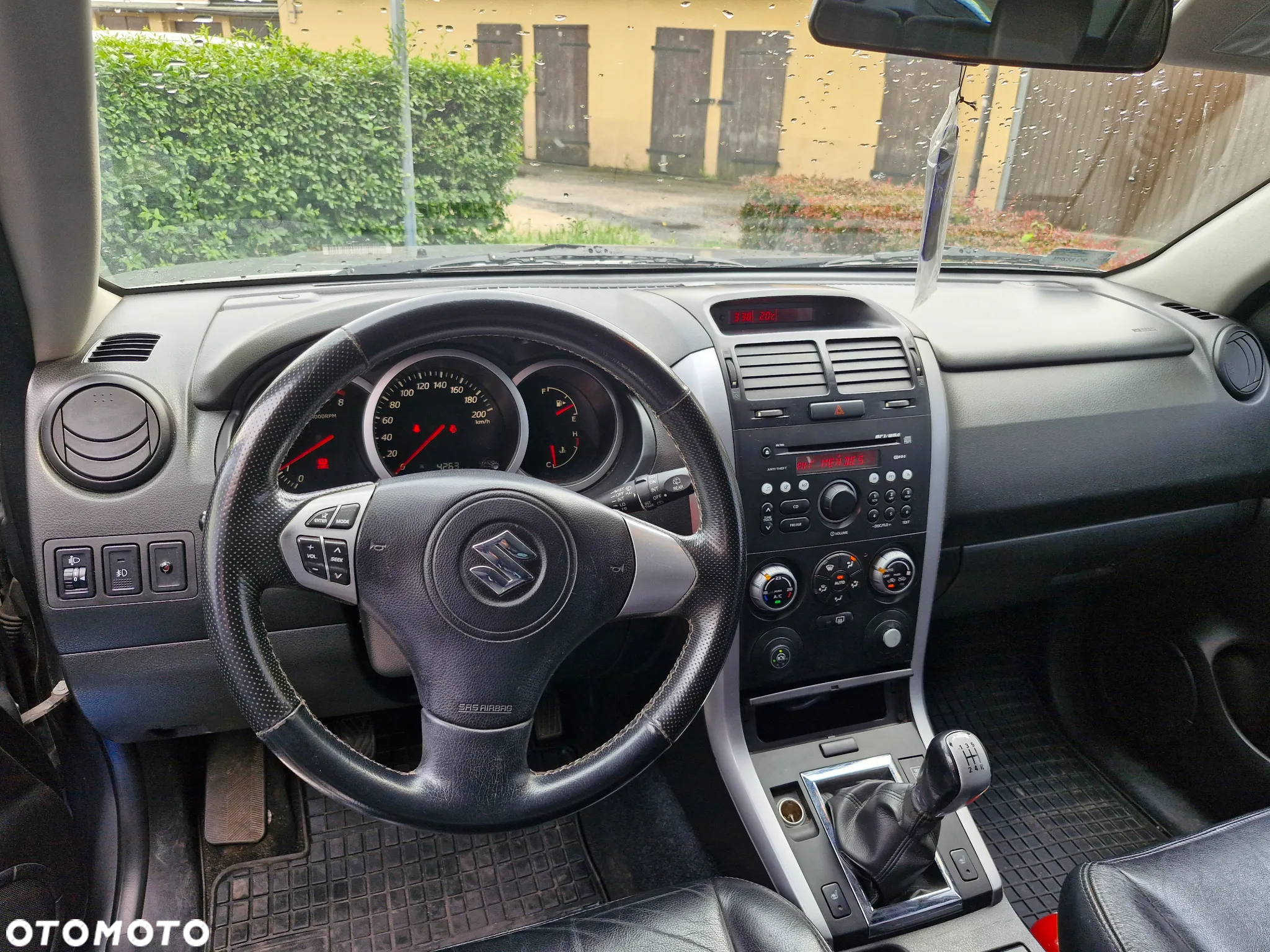 Suzuki Grand Vitara 1.6 De luxe - 3