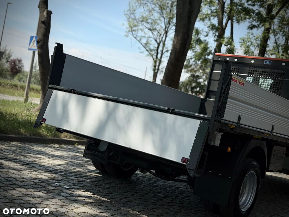 Ford Transit - 11