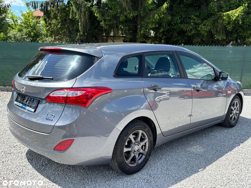 Hyundai i30 i30cw 1.4 CRDi Advantage - 4