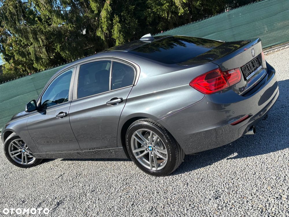 BMW Seria 3 320d Sport Line - 26