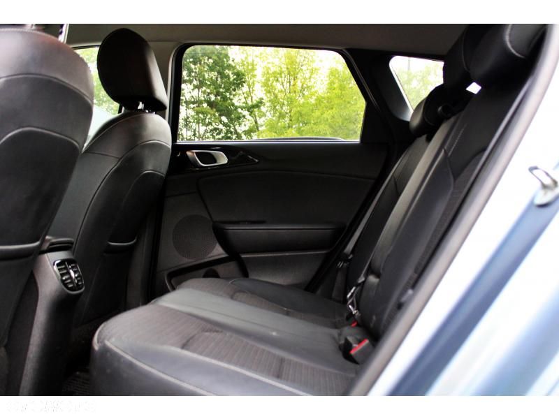 Kia Ceed 1.6 CRDi mHEV L DCT - 21