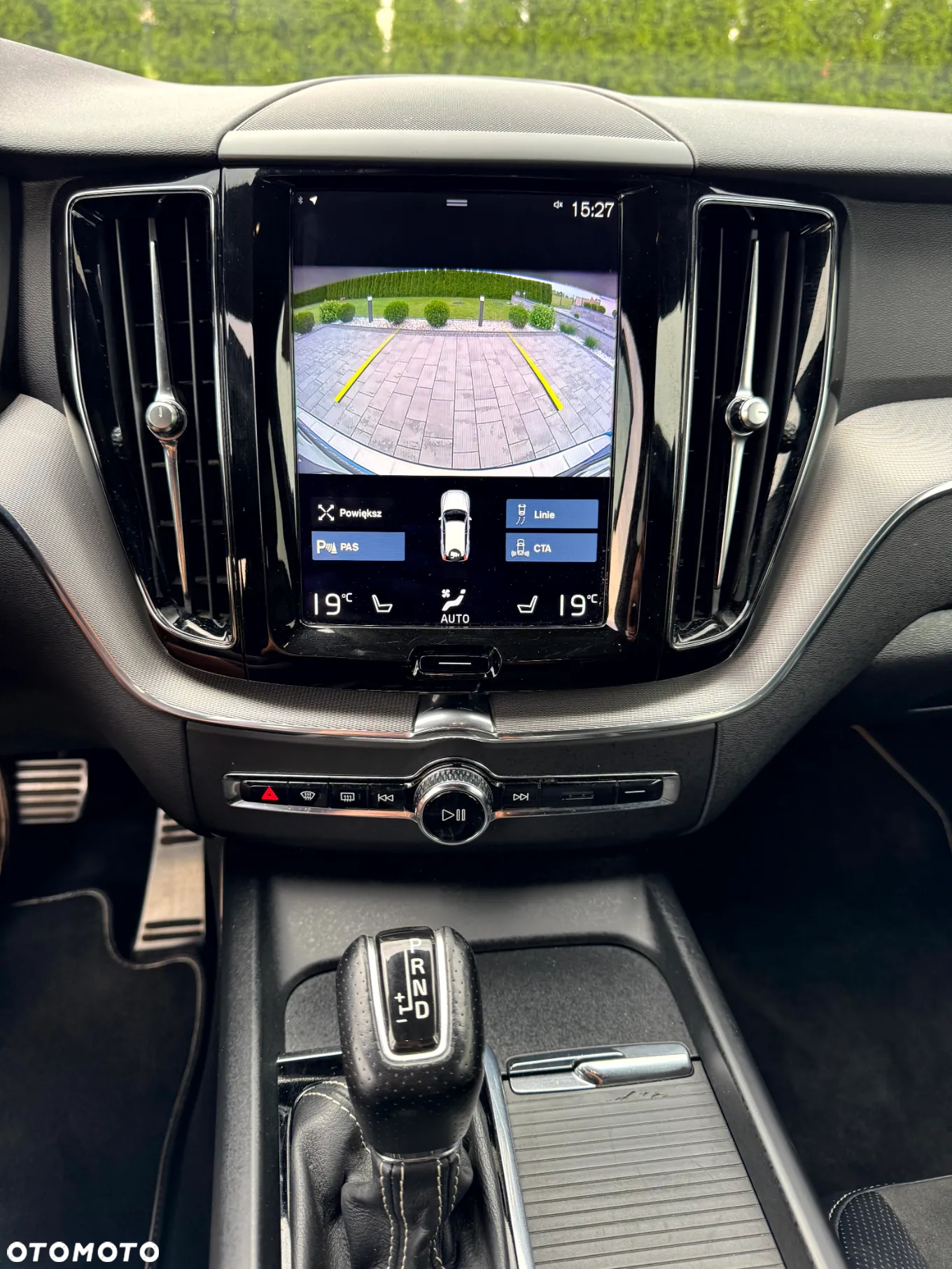 Volvo XC 60 T5 AWD R-Design - 9