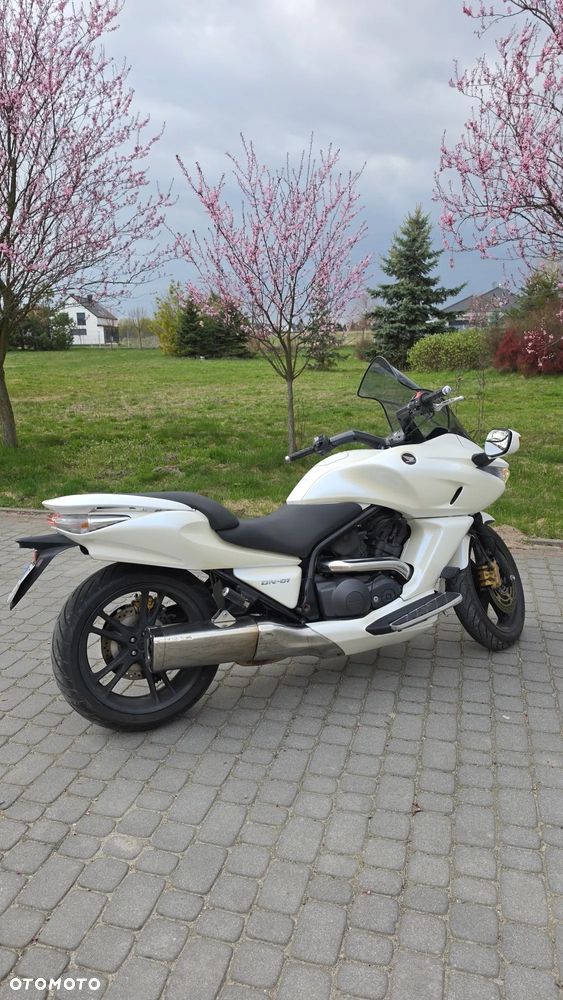 Honda DN-01 - 3