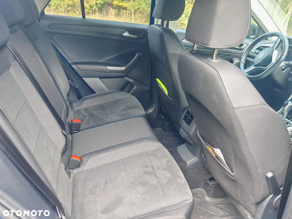 Volkswagen T-Roc - 9
