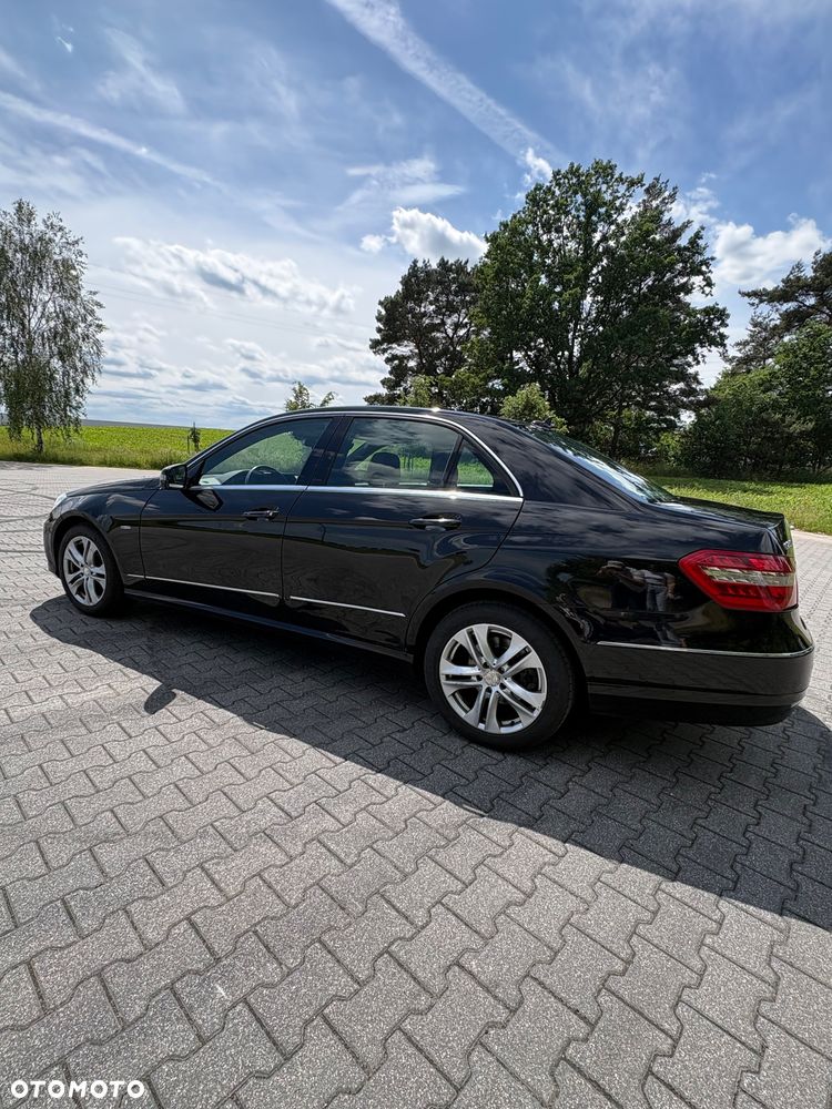 Mercedes-Benz Klasa E 250 CGI BlueEFFICIENCY Automatik Avantgarde - 3