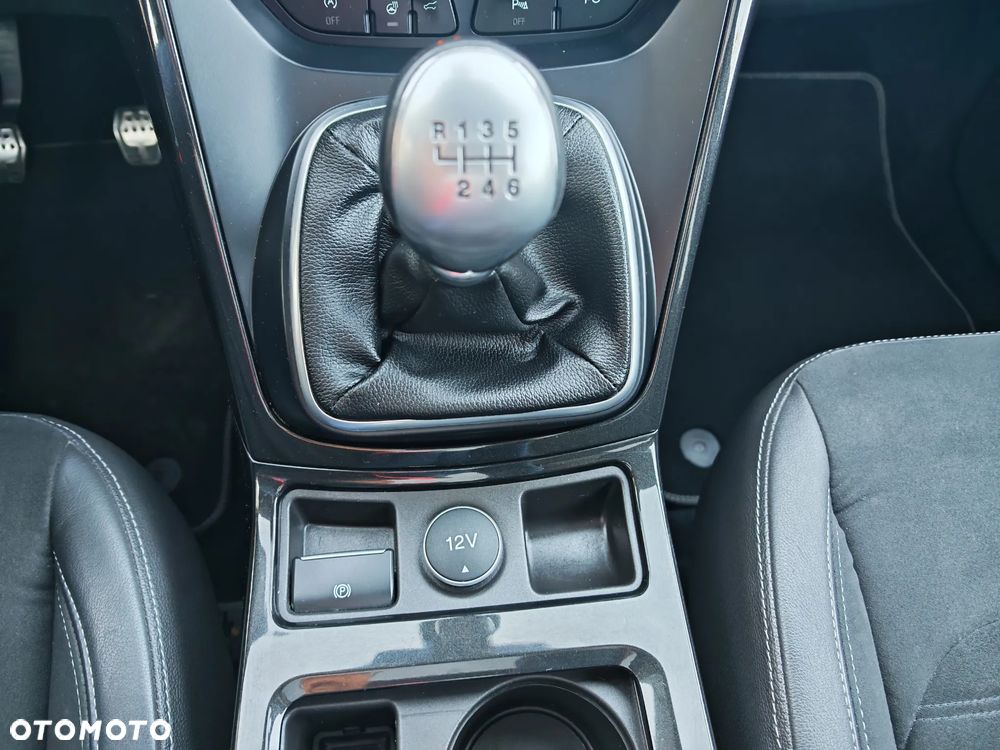 Ford Kuga 1.5 EcoBoost 2x4 ST-Line - 27
