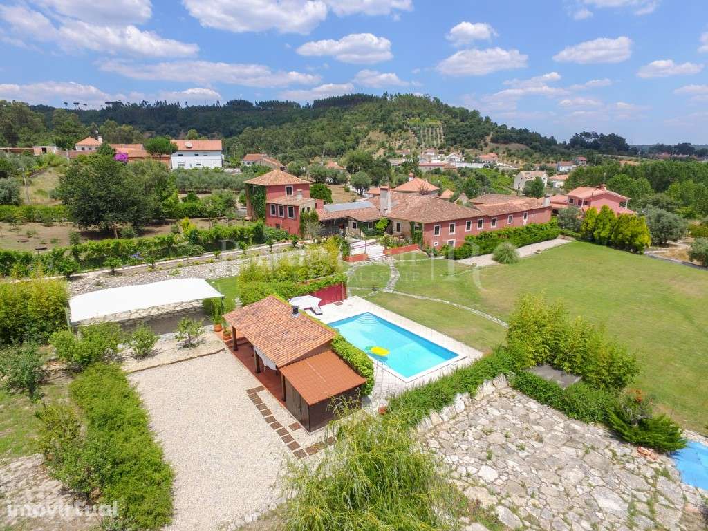 Quinta senhorial do séc. XVII recuperada com capela, jardim e piscina - Grande imagem: 2/36