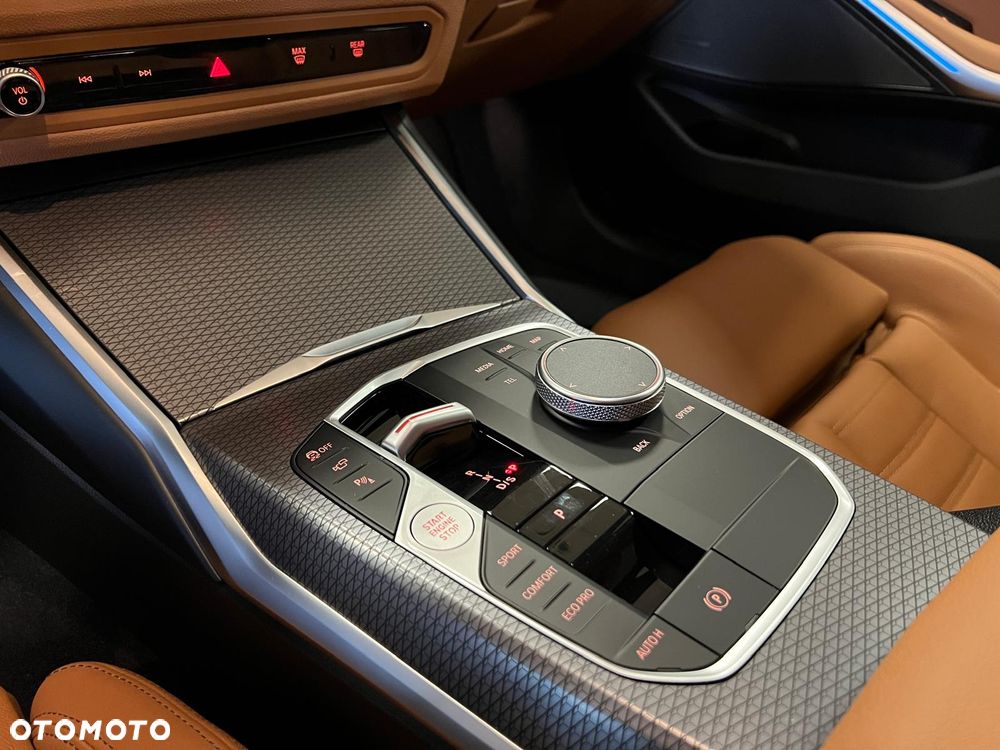 BMW Seria 3 M340i xDrive mHEV sport - 18