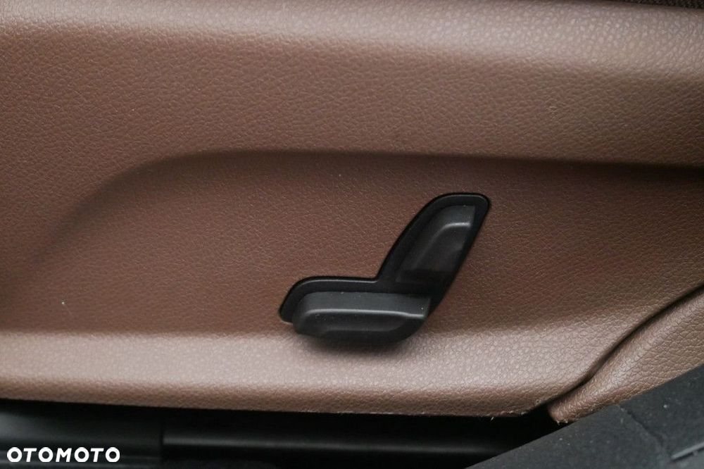 Mercedes-Benz Klasa E - 28