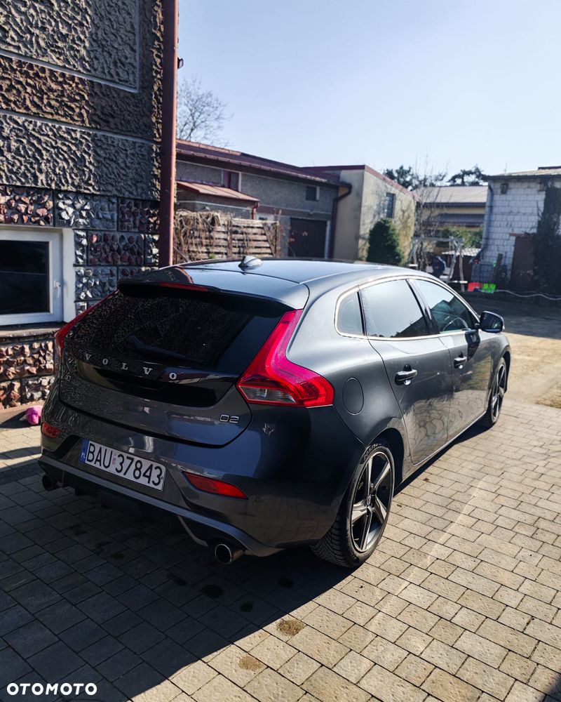 Volvo V40 D2 R-Design - 6