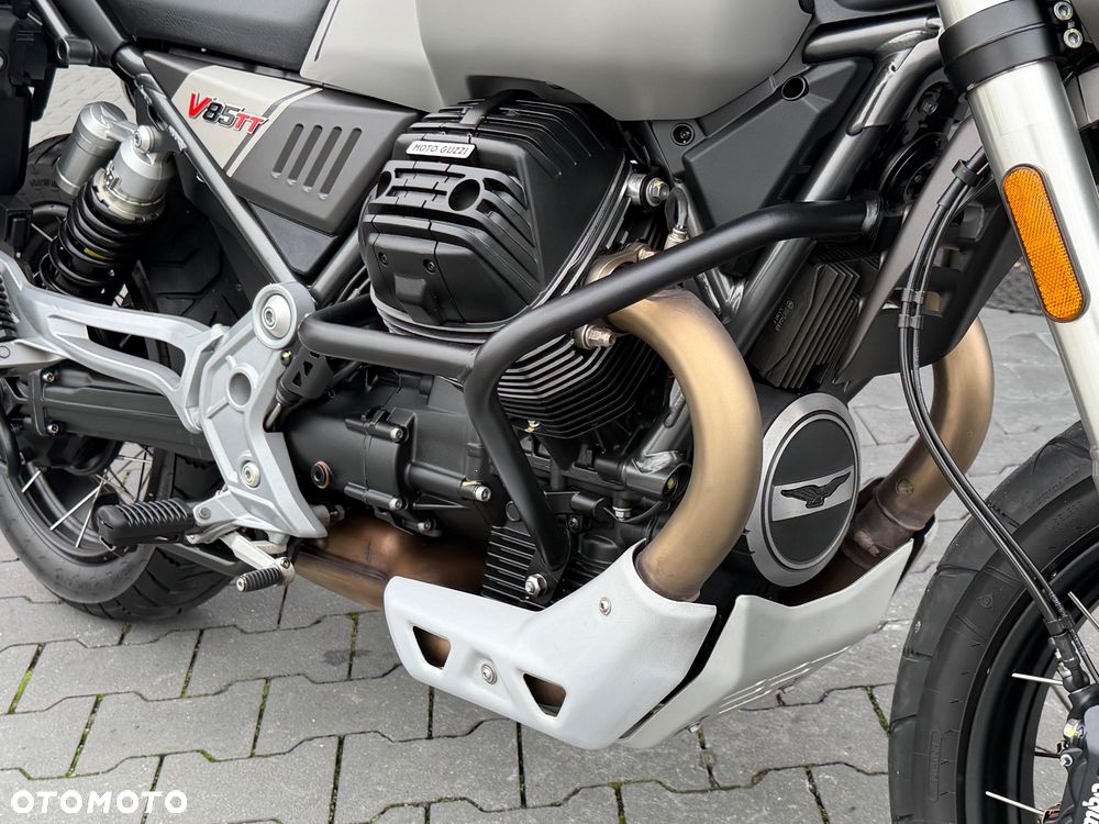 Moto Guzzi V85 - 20