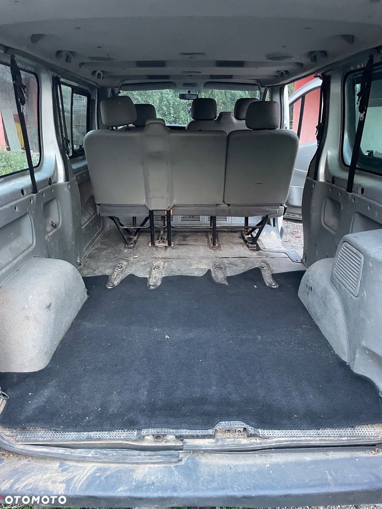 Renault Trafic Passenger - 6
